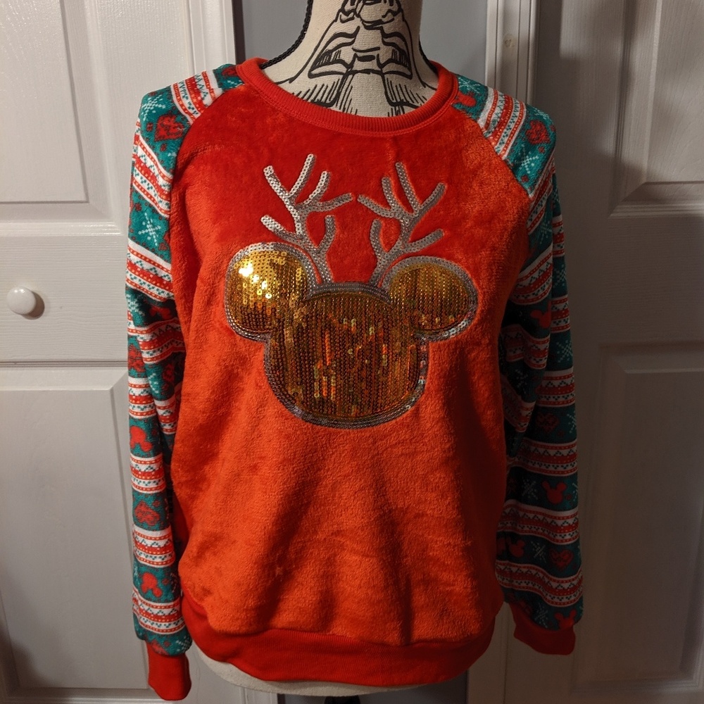 Disney Christmas top